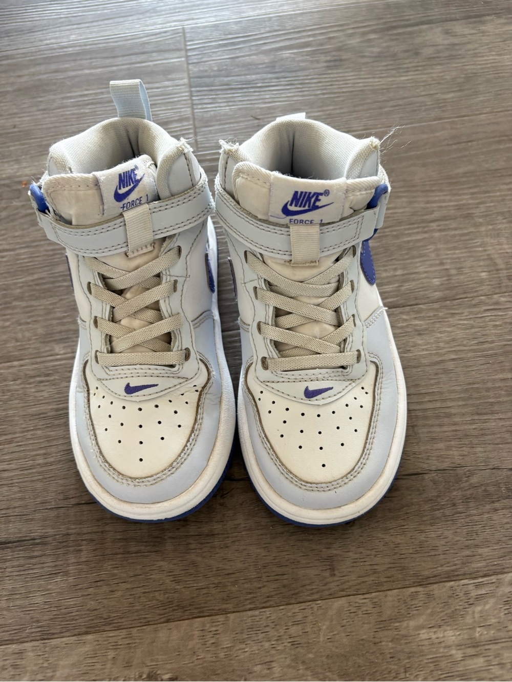 Children Nike Sneakers - Picture 4 of 7
